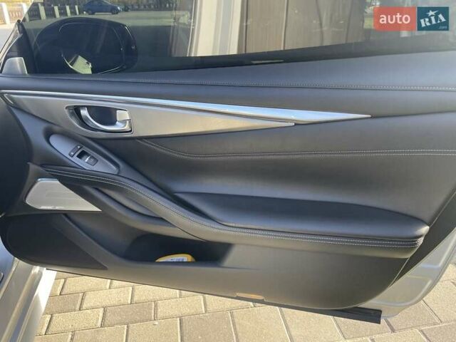 Серый Инфинити Q60, объемом двигателя 3 л и пробегом 97 тыс. км за 24500 $, фото 11 на Automoto.ua