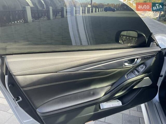 Серый Инфинити Q60, объемом двигателя 3 л и пробегом 97 тыс. км за 24500 $, фото 8 на Automoto.ua