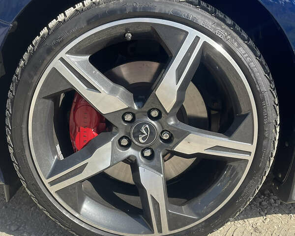 Синий Инфинити Q60, объемом двигателя 3 л и пробегом 69 тыс. км за 25000 $, фото 4 на Automoto.ua