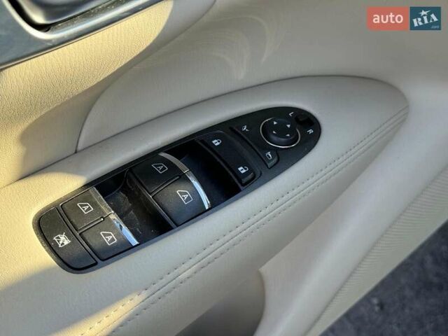Белый Инфинити Q70, объемом двигателя 3.7 л и пробегом 143 тыс. км за 12790 $, фото 16 на Automoto.ua