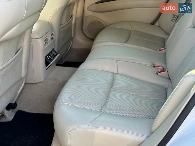 Белый Инфинити Q70, объемом двигателя 3.7 л и пробегом 143 тыс. км за 12790 $, фото 23 на Automoto.ua