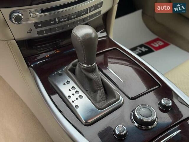 Білий Інфініті Q70, об'ємом двигуна 3.7 л та пробігом 143 тис. км за 13390 $, фото 26 на Automoto.ua