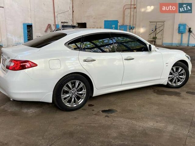 Белый Инфинити Q70, объемом двигателя 3.7 л и пробегом 99 тыс. км за 20500 $, фото 11 на Automoto.ua