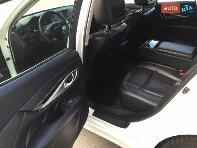 Белый Инфинити Q70, объемом двигателя 3.7 л и пробегом 99 тыс. км за 20500 $, фото 29 на Automoto.ua