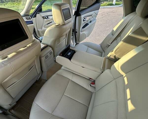 Белый Инфинити Q70, объемом двигателя 3.7 л и пробегом 60 тыс. км за 25000 $, фото 18 на Automoto.ua