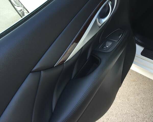 Белый Инфинити Q70, объемом двигателя 3.7 л и пробегом 99 тыс. км за 20500 $, фото 32 на Automoto.ua