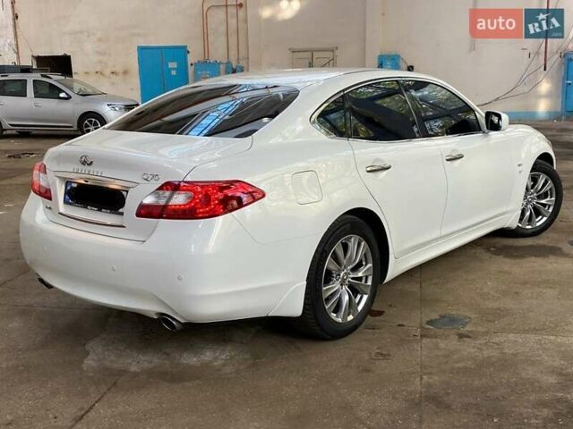 Белый Инфинити Q70, объемом двигателя 3.7 л и пробегом 99 тыс. км за 20500 $, фото 7 на Automoto.ua