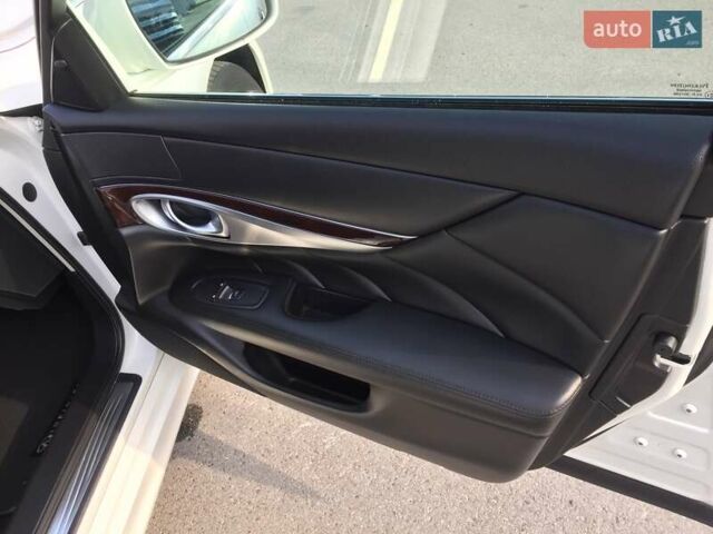 Белый Инфинити Q70, объемом двигателя 3.7 л и пробегом 99 тыс. км за 20500 $, фото 19 на Automoto.ua