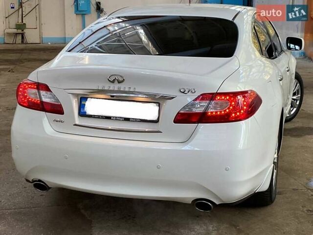 Белый Инфинити Q70, объемом двигателя 3.7 л и пробегом 99 тыс. км за 20500 $, фото 10 на Automoto.ua