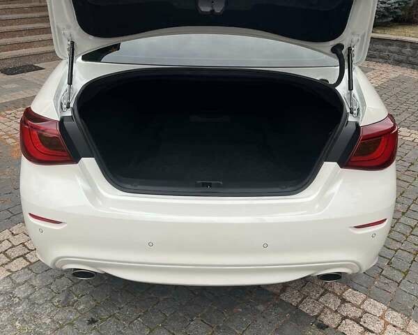 Белый Инфинити Q70, объемом двигателя 2.5 л и пробегом 68 тыс. км за 24000 $, фото 8 на Automoto.ua