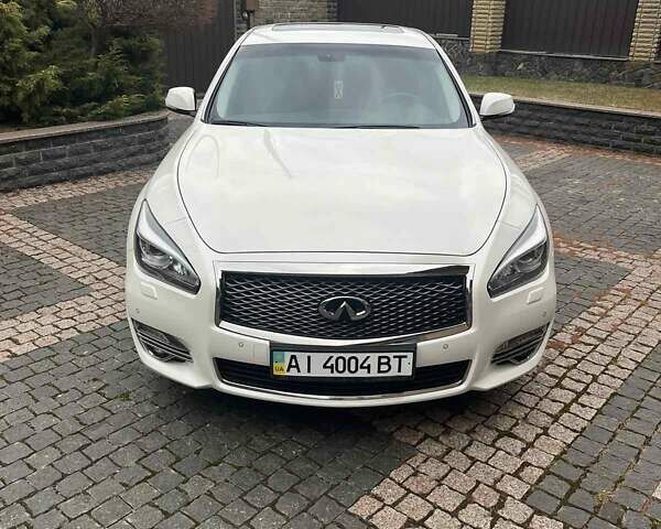 Белый Инфинити Q70, объемом двигателя 2.5 л и пробегом 68 тыс. км за 24000 $, фото 1 на Automoto.ua