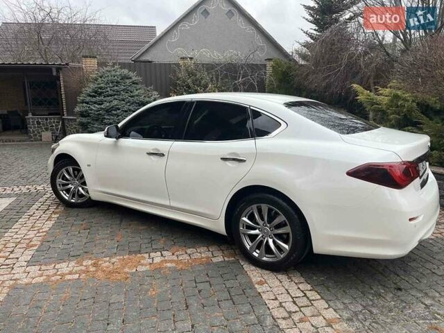 Белый Инфинити Q70, объемом двигателя 2.5 л и пробегом 68 тыс. км за 24000 $, фото 5 на Automoto.ua