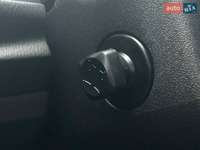 Белый Инфинити Q70, объемом двигателя 3.7 л и пробегом 101 тыс. км за 16990 $, фото 16 на Automoto.ua