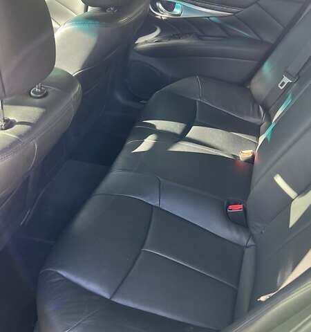 Белый Инфинити Q70, объемом двигателя 2.5 л и пробегом 68 тыс. км за 24000 $, фото 13 на Automoto.ua