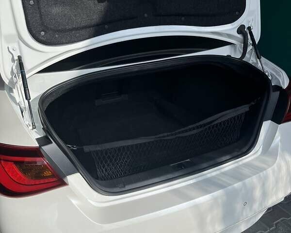 Белый Инфинити Q70, объемом двигателя 2.5 л и пробегом 68 тыс. км за 24000 $, фото 11 на Automoto.ua