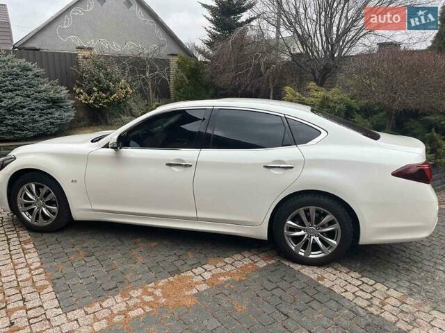 Белый Инфинити Q70, объемом двигателя 2.5 л и пробегом 68 тыс. км за 24000 $, фото 9 на Automoto.ua