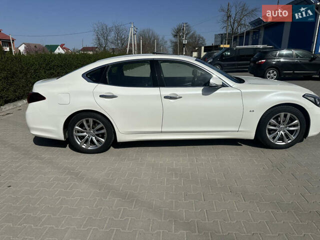 Белый Инфинити Q70, объемом двигателя 2.5 л и пробегом 210 тыс. км за 18999 $, фото 1 на Automoto.ua