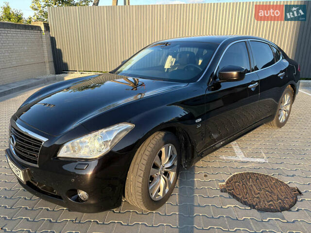 Чорний Інфініті Q70, об'ємом двигуна 3.7 л та пробігом 126 тис. км за 16200 $, фото 19 на Automoto.ua