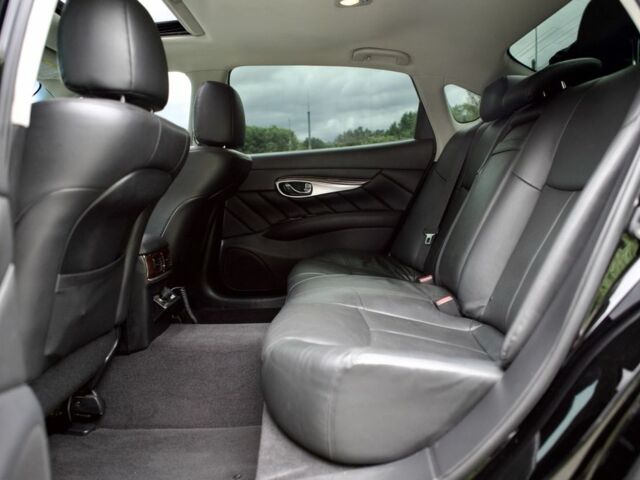 Чорний Інфініті Q70, об'ємом двигуна 3.7 л та пробігом 99 тис. км за 16900 $, фото 20 на Automoto.ua