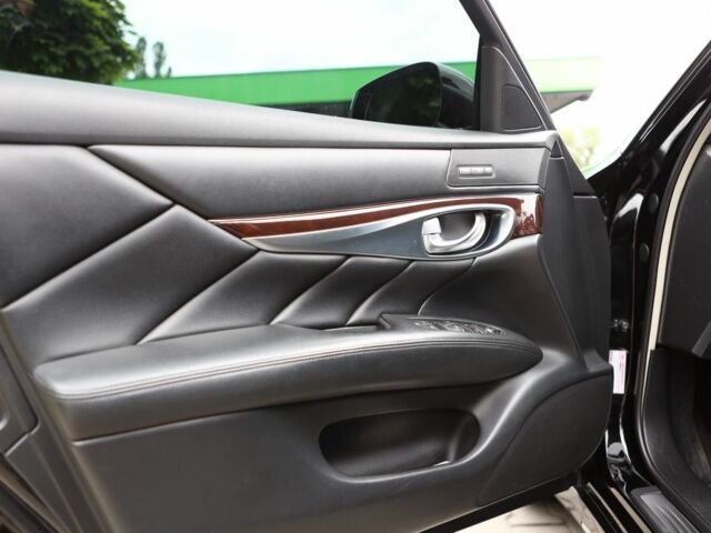 Чорний Інфініті Q70, об'ємом двигуна 3.7 л та пробігом 99 тис. км за 16900 $, фото 16 на Automoto.ua