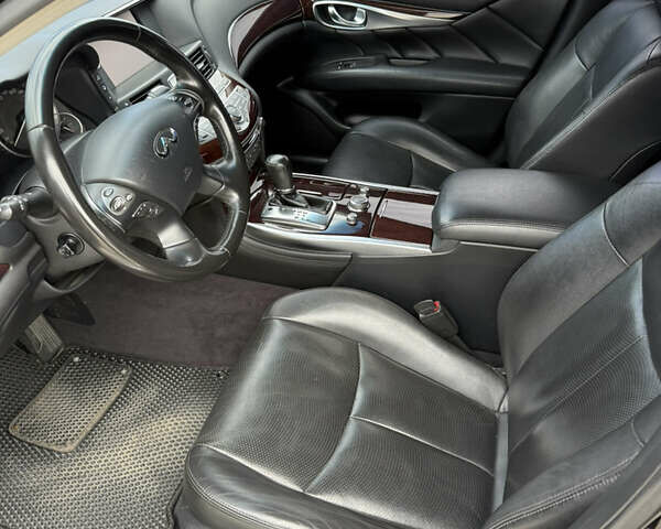 Чорний Інфініті Q70, об'ємом двигуна 2.1 л та пробігом 258 тис. км за 16800 $, фото 6 на Automoto.ua