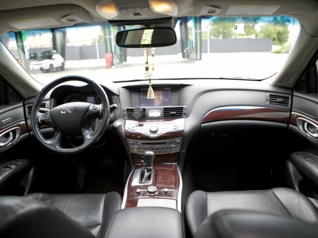 Чорний Інфініті Q70, об'ємом двигуна 3.7 л та пробігом 99 тис. км за 16900 $, фото 19 на Automoto.ua