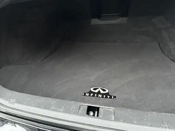 Чорний Інфініті Q70, об'ємом двигуна 3.7 л та пробігом 99 тис. км за 16900 $, фото 23 на Automoto.ua