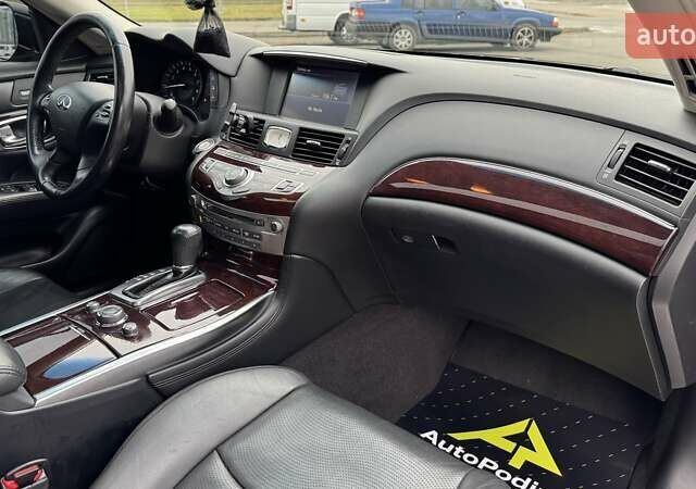 Чорний Інфініті Q70, об'ємом двигуна 3.7 л та пробігом 111 тис. км за 14900 $, фото 34 на Automoto.ua