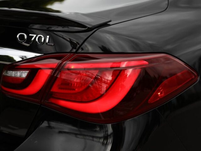 Чорний Інфініті Q70, об'ємом двигуна 3.7 л та пробігом 99 тис. км за 16900 $, фото 22 на Automoto.ua