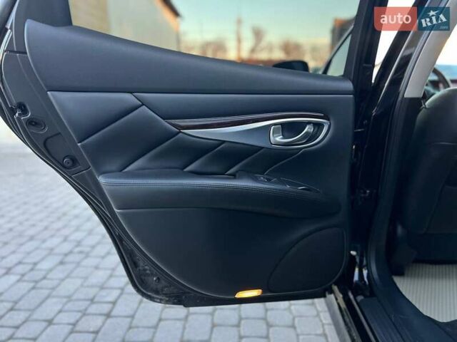 Черный Инфинити Q70, объемом двигателя 2.5 л и пробегом 102 тыс. км за 19000 $, фото 23 на Automoto.ua