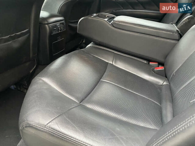 Черный Инфинити Q70, объемом двигателя 3.7 л и пробегом 230 тыс. км за 23500 $, фото 18 на Automoto.ua