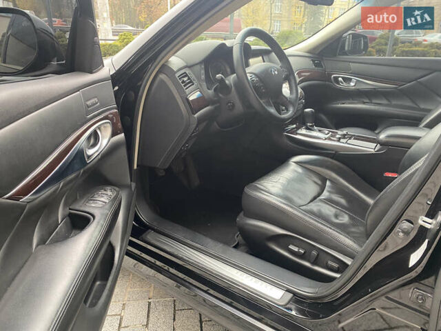 Черный Инфинити Q70, объемом двигателя 3.7 л и пробегом 230 тыс. км за 23500 $, фото 12 на Automoto.ua