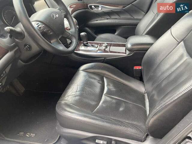 Черный Инфинити Q70, объемом двигателя 3.7 л и пробегом 230 тыс. км за 23500 $, фото 14 на Automoto.ua