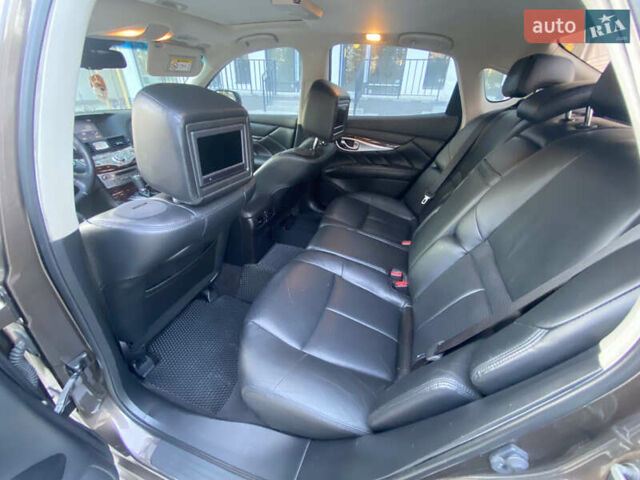 Коричневый Инфинити Q70, объемом двигателя 3.7 л и пробегом 190 тыс. км за 22000 $, фото 6 на Automoto.ua