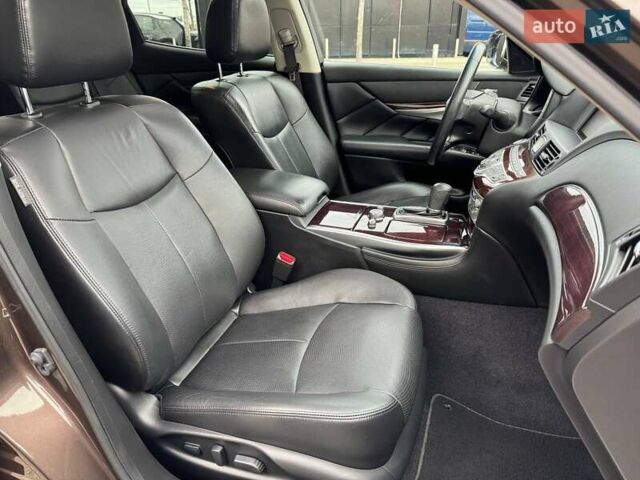 Коричневий Інфініті Q70, об'ємом двигуна 2.5 л та пробігом 146 тис. км за 23990 $, фото 10 на Automoto.ua