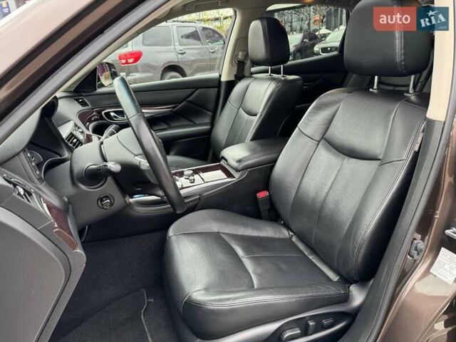 Коричневий Інфініті Q70, об'ємом двигуна 2.5 л та пробігом 146 тис. км за 23990 $, фото 7 на Automoto.ua