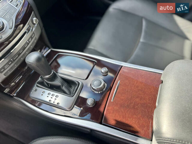Сірий Інфініті Q70, об'ємом двигуна 3.7 л та пробігом 83 тис. км за 24000 $, фото 16 на Automoto.ua
