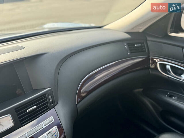 Сірий Інфініті Q70, об'ємом двигуна 3.7 л та пробігом 83 тис. км за 24000 $, фото 26 на Automoto.ua