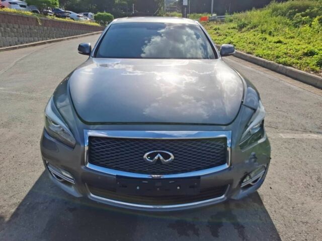 Серый Инфинити Q70, объемом двигателя 3 л и пробегом 215 тыс. км за 3100 $, фото 1 на Automoto.ua