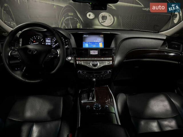 Серый Инфинити Q70, объемом двигателя 2.99 л и пробегом 192 тыс. км за 21499 $, фото 37 на Automoto.ua