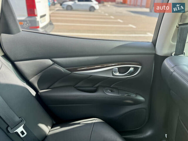 Сірий Інфініті Q70, об'ємом двигуна 3.7 л та пробігом 83 тис. км за 24000 $, фото 30 на Automoto.ua