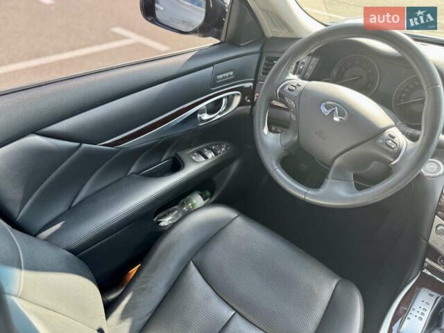 Сірий Інфініті Q70, об'ємом двигуна 3.7 л та пробігом 83 тис. км за 24000 $, фото 12 на Automoto.ua