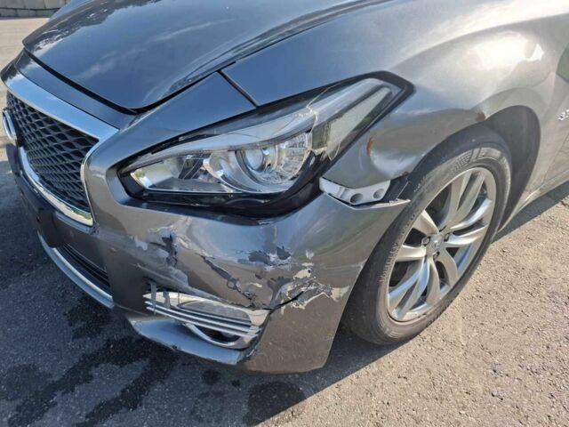 Сірий Інфініті Q70, об'ємом двигуна 3 л та пробігом 215 тис. км за 3100 $, фото 10 на Automoto.ua