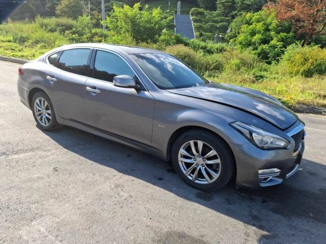 Серый Инфинити Q70, объемом двигателя 3 л и пробегом 215 тыс. км за 3100 $, фото 2 на Automoto.ua