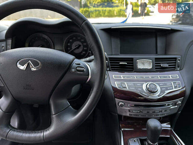 Серый Инфинити Q70, объемом двигателя 3.7 л и пробегом 110 тыс. км за 21500 $, фото 8 на Automoto.ua