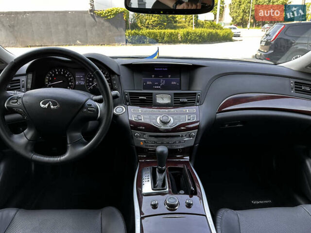 Серый Инфинити Q70, объемом двигателя 3.7 л и пробегом 110 тыс. км за 21500 $, фото 16 на Automoto.ua