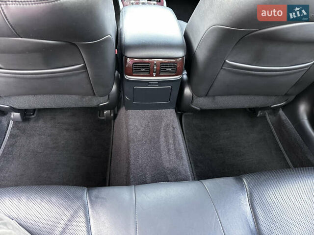 Серый Инфинити Q70, объемом двигателя 3.7 л и пробегом 110 тыс. км за 21500 $, фото 18 на Automoto.ua