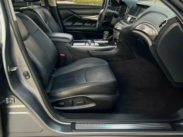 Сірий Інфініті Q70, об'ємом двигуна 3.7 л та пробігом 47 тис. км за 16200 $, фото 7 на Automoto.ua