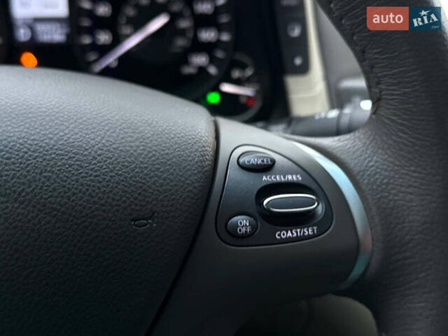 Синій Інфініті Q70, об'ємом двигуна 3.7 л та пробігом 91 тис. км за 15300 $, фото 16 на Automoto.ua