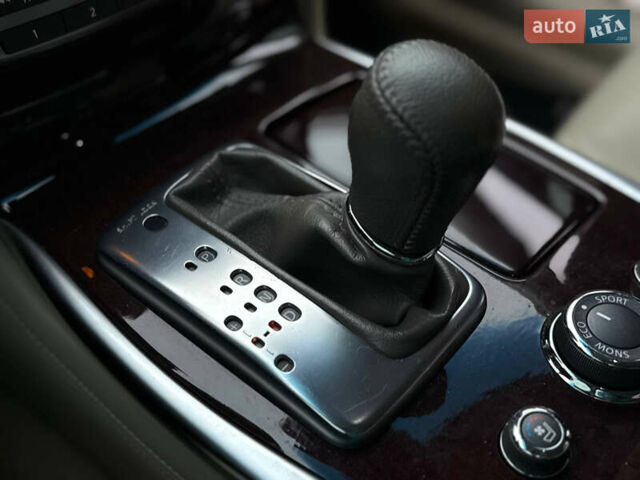 Синій Інфініті Q70, об'ємом двигуна 3.7 л та пробігом 91 тис. км за 15300 $, фото 17 на Automoto.ua